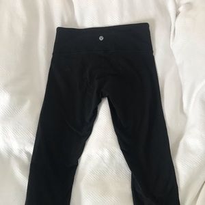 Black Lulu Lemon Leggings (3/4 length)